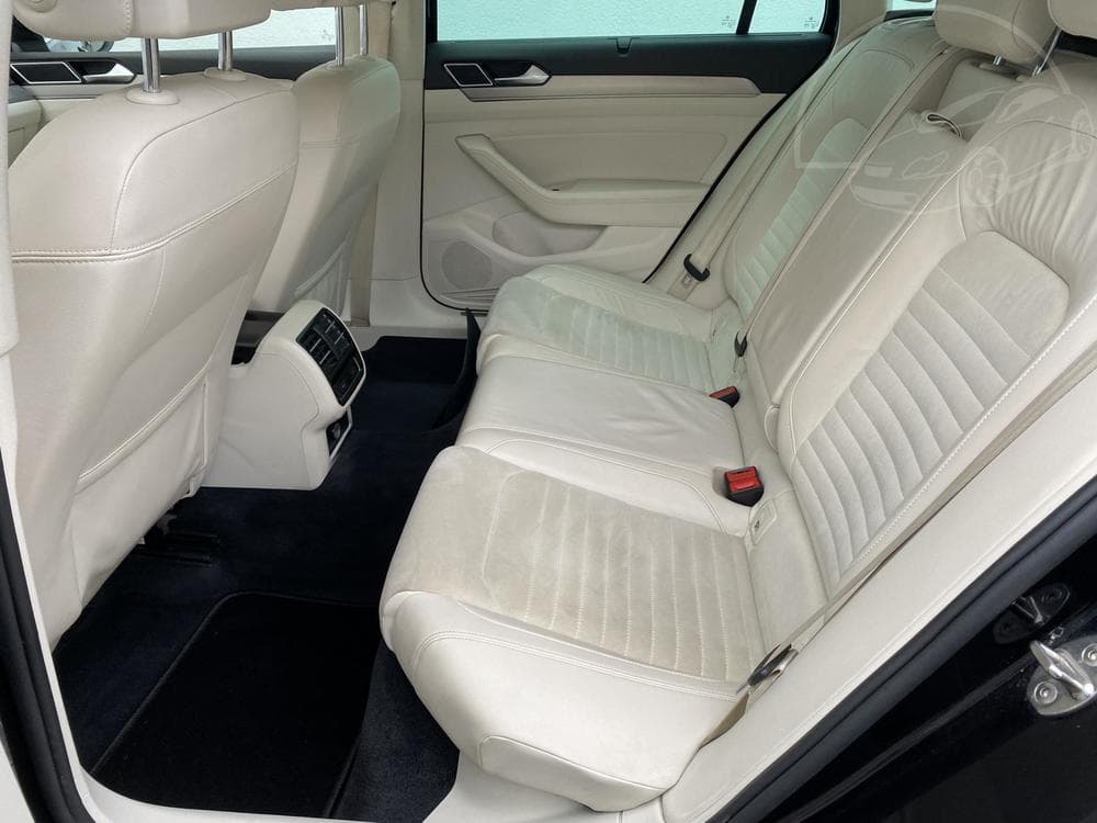 2015 Volkswagen PASSAT - 28