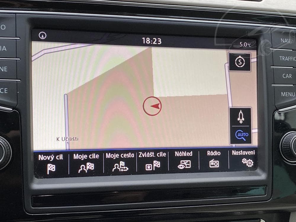 2015 Volkswagen PASSAT - 46
