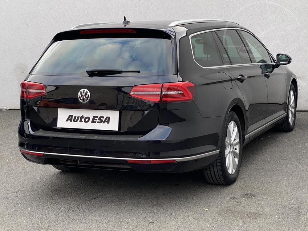 2015 Volkswagen PASSAT - 10
