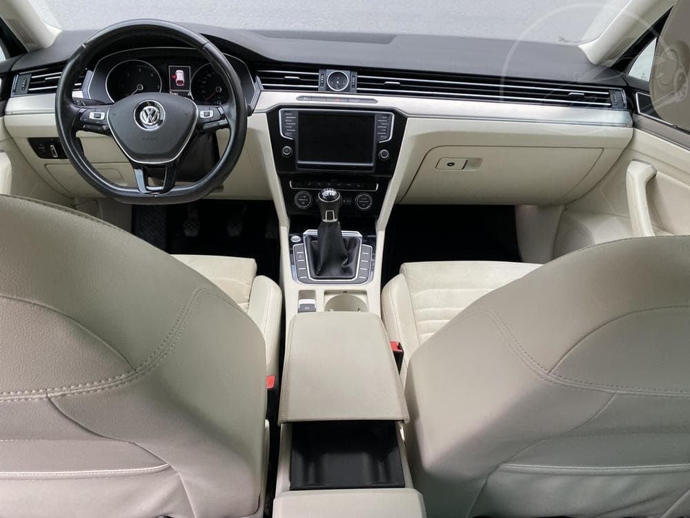 2015 Volkswagen PASSAT - 22