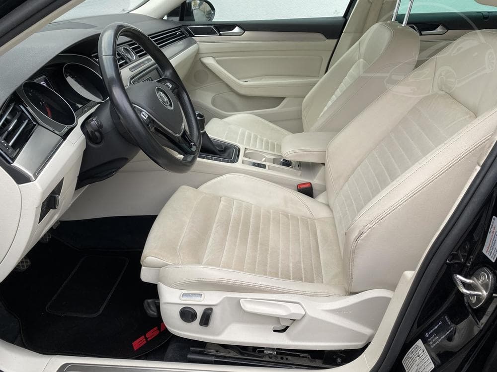 2015 Volkswagen PASSAT - 25