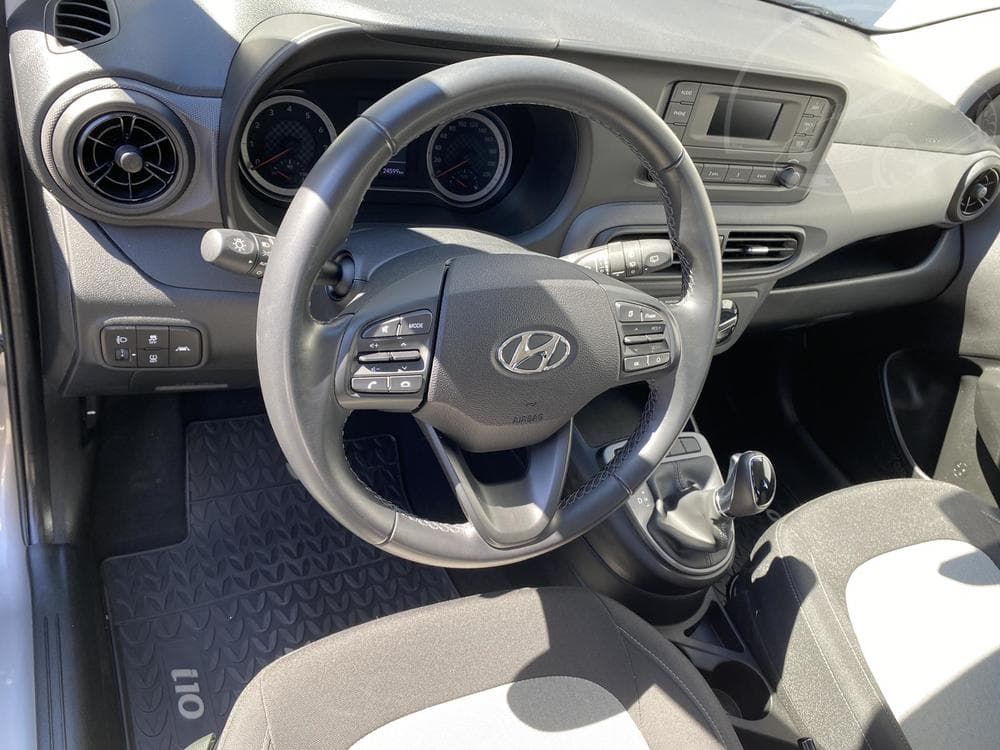 2023 Hyundai i10 - 37