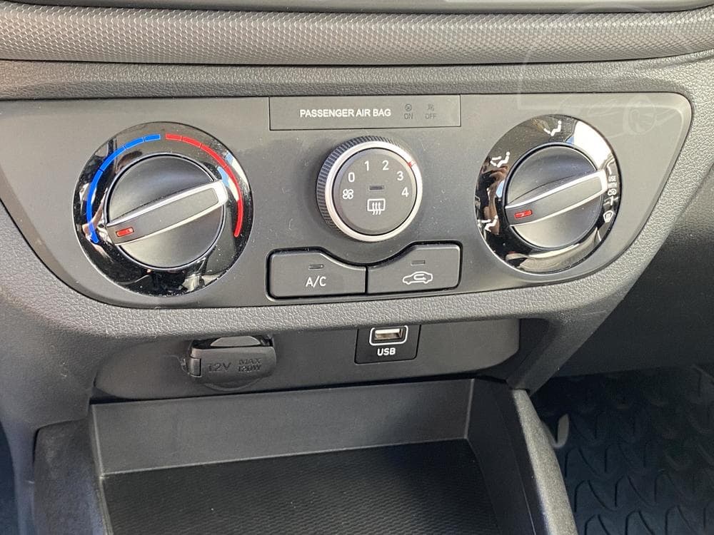 2023 Hyundai i10 - 46