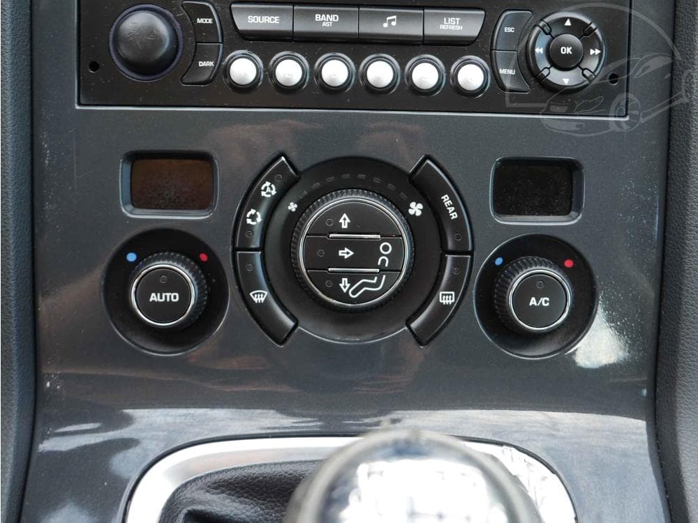2012 Peugeot 5008 - 13