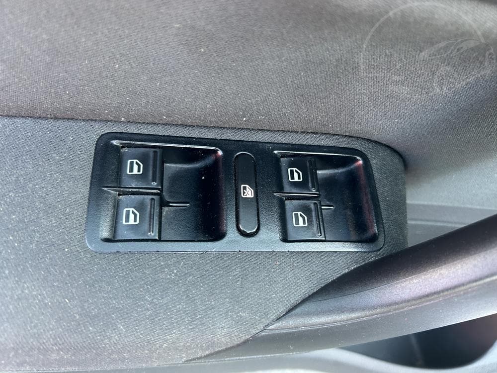 2011 Volkswagen POLO - 11