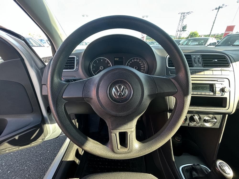 2011 Volkswagen POLO - 12