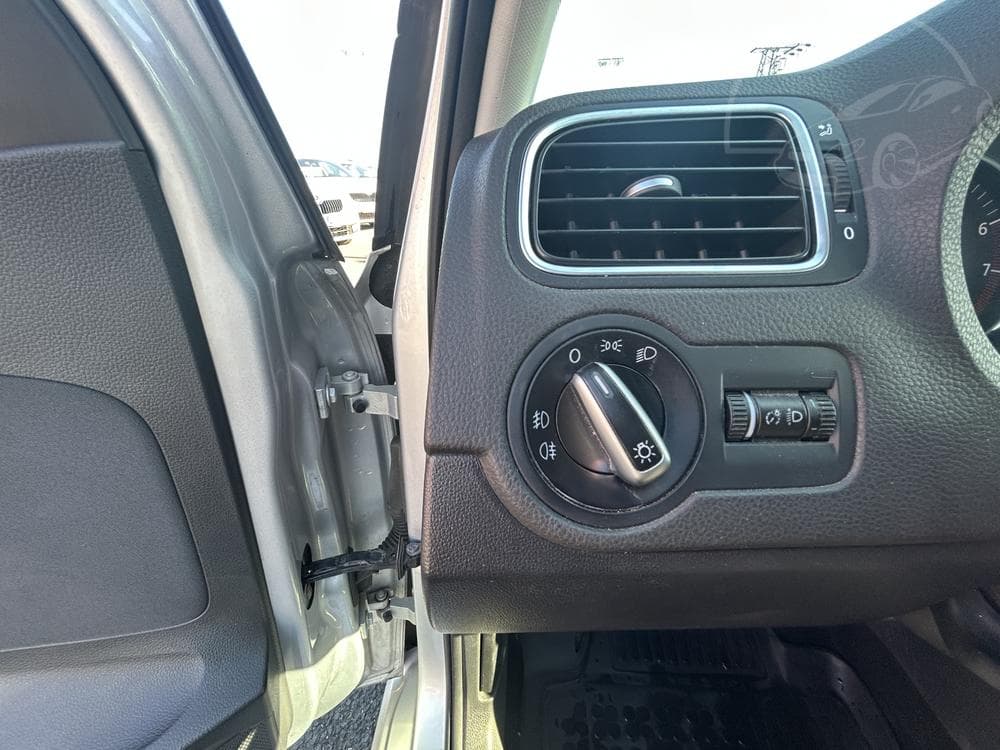 2011 Volkswagen POLO - 13