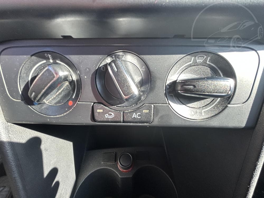 2011 Volkswagen POLO - 14
