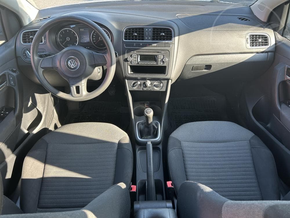 2011 Volkswagen POLO - 8