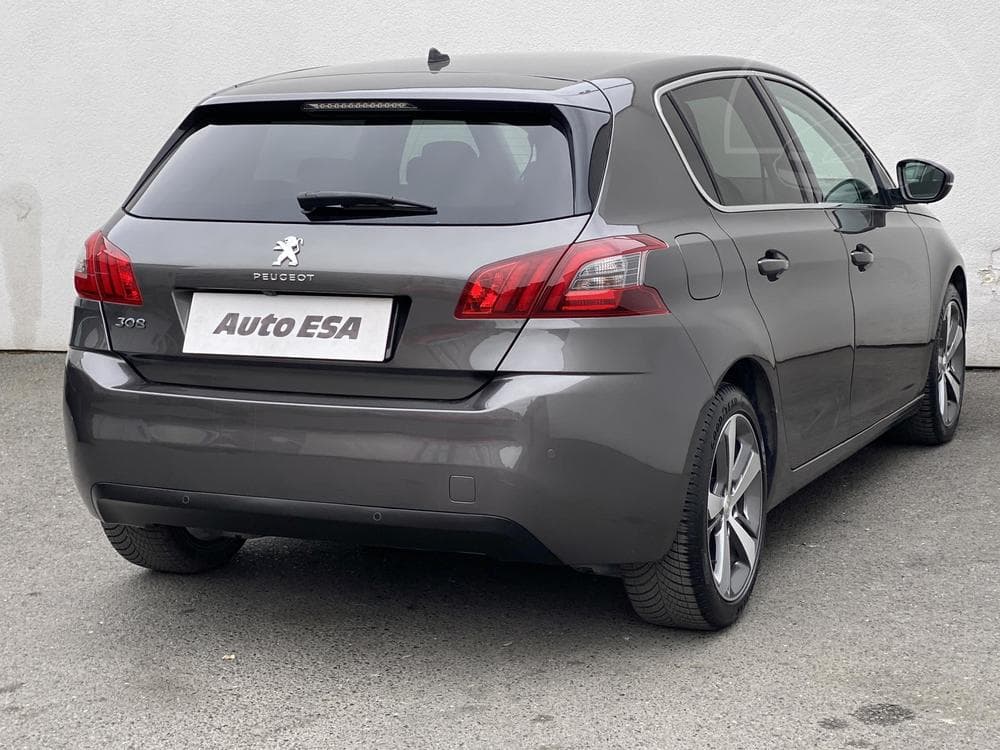 2017 Peugeot 308 - 16