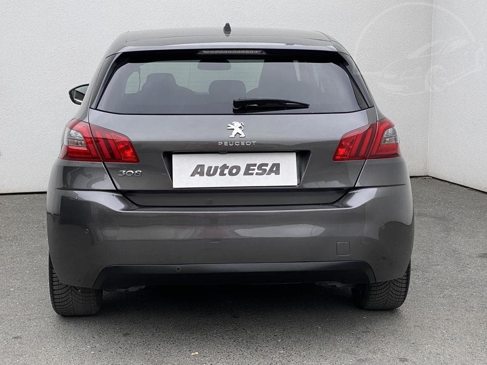 2017 Peugeot 308 - 21