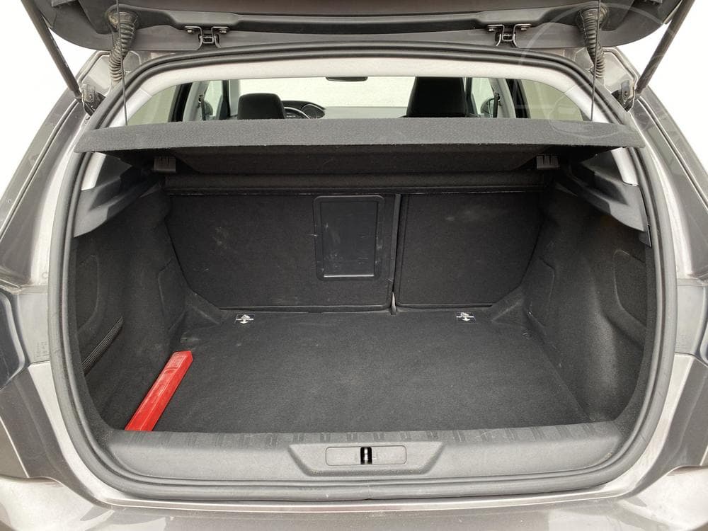 2017 Peugeot 308 - 31