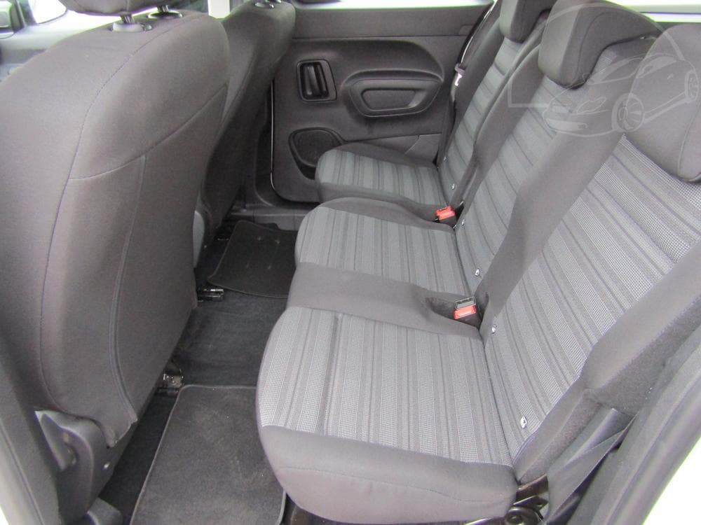 2020 Opel COMBO - 28