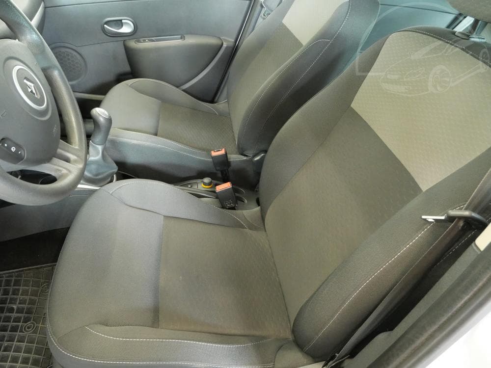 2010 Renault CLIO - 10