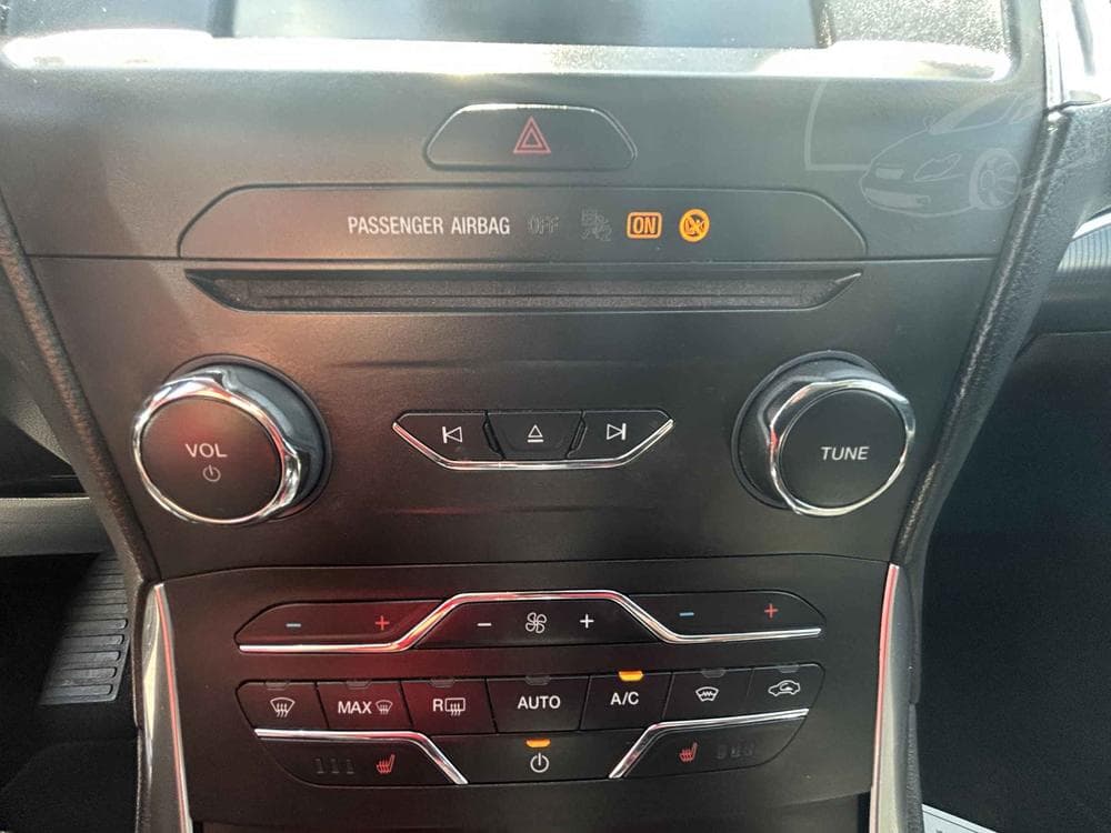 2015 Ford S-MAX - 15