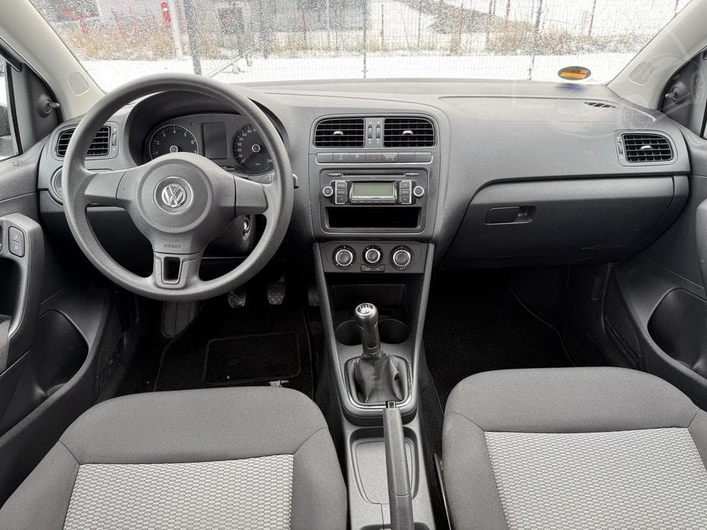 2011 Volkswagen POLO - 8