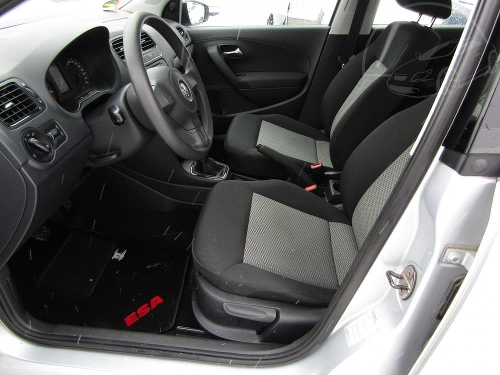 2011 Volkswagen POLO - 9