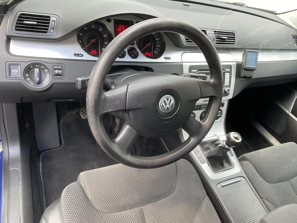 2008 Volkswagen PASSAT - 11