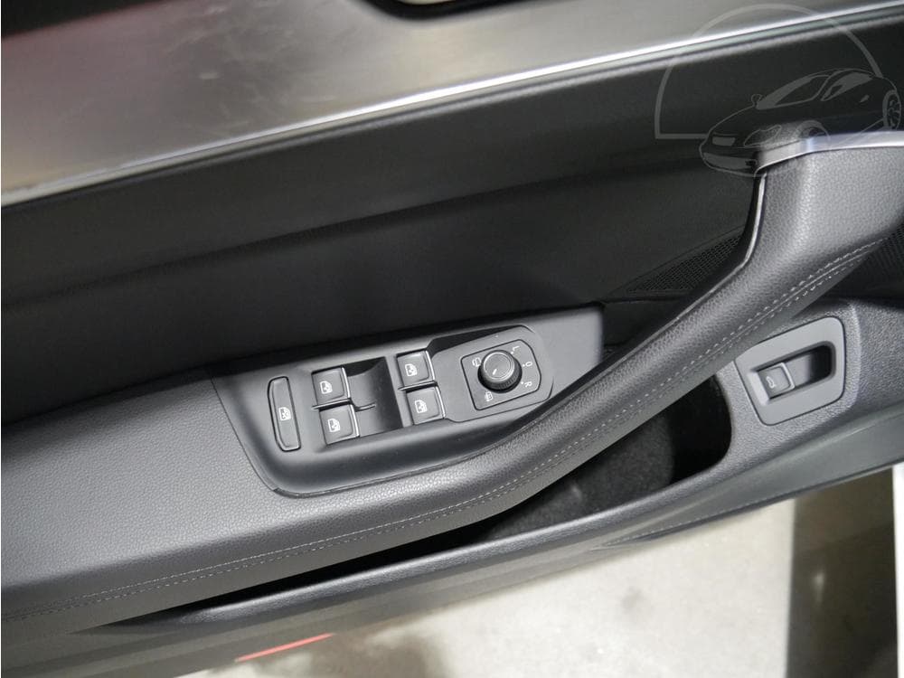 2015 Volkswagen PASSAT - 31