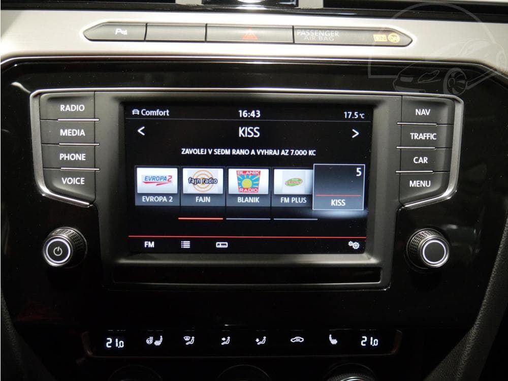 2015 Volkswagen PASSAT - 37