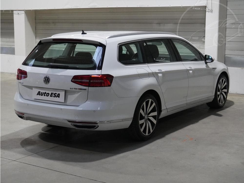 2015 Volkswagen PASSAT - 10