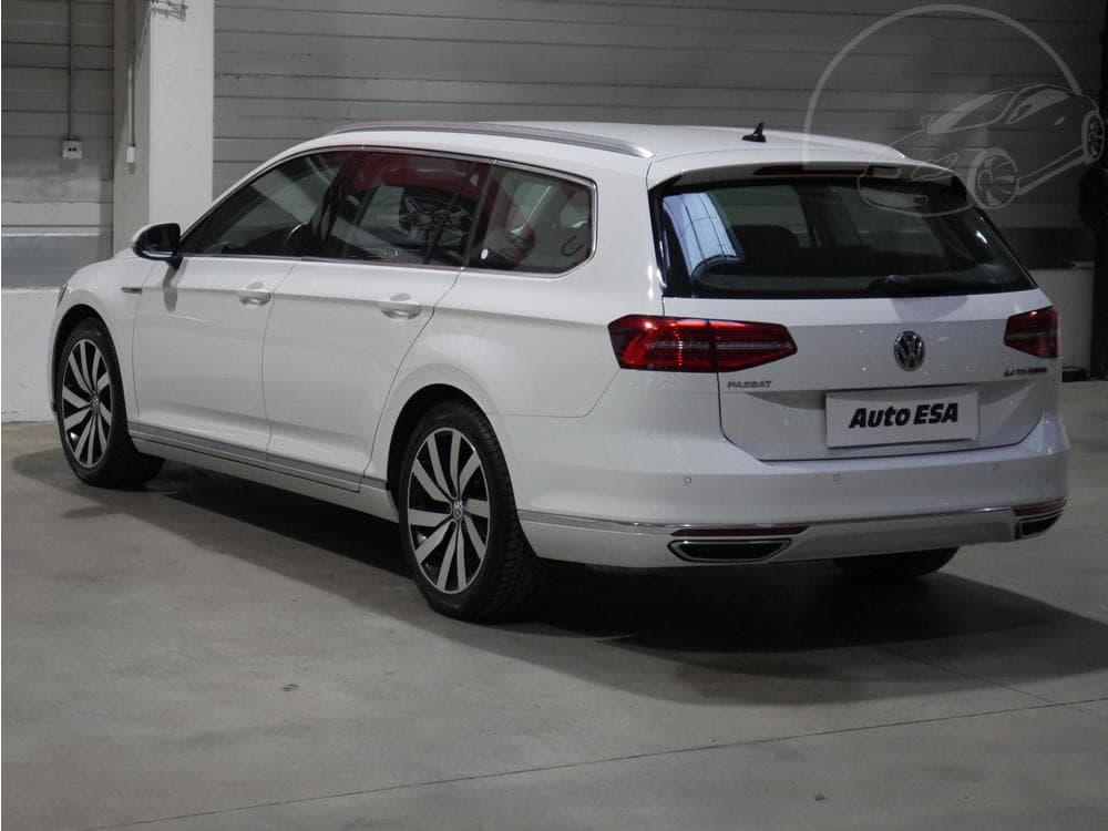 2015 Volkswagen PASSAT - 16
