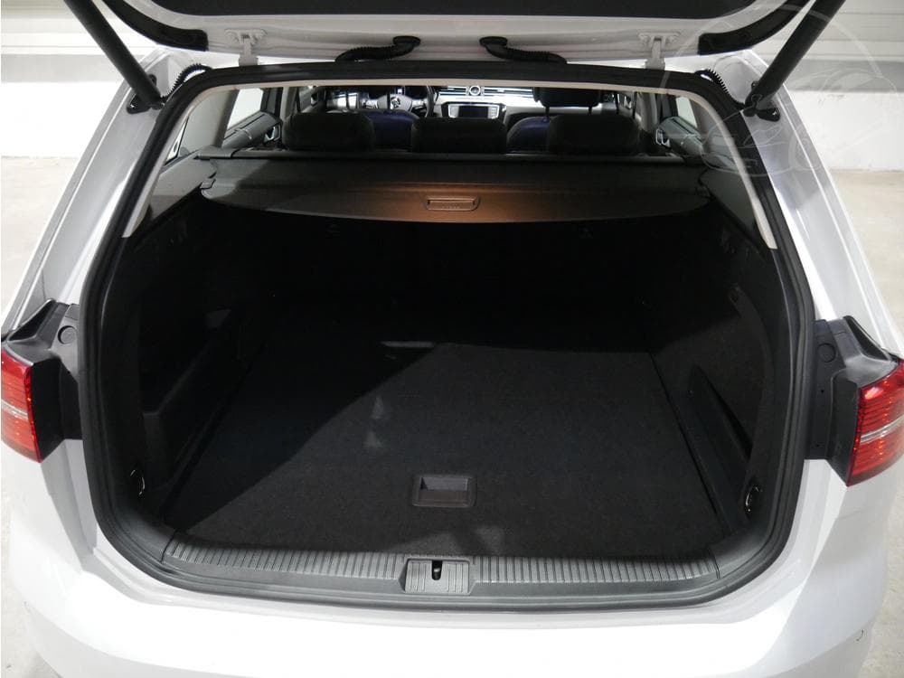 2015 Volkswagen PASSAT - 19
