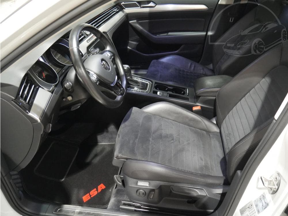 2015 Volkswagen PASSAT - 25
