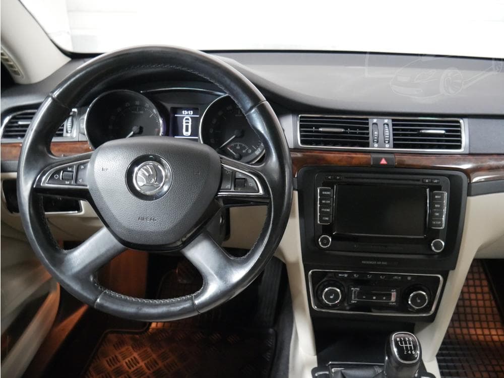 2013 Škoda SUPERB - 25