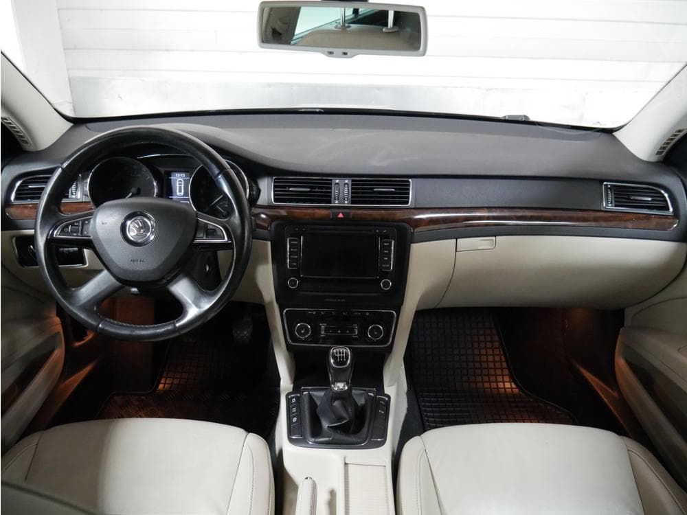 2013 Škoda SUPERB - 15