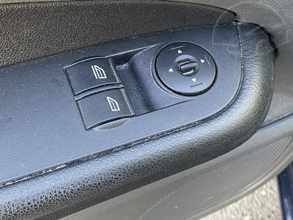 2007 Ford FOCUS - 11