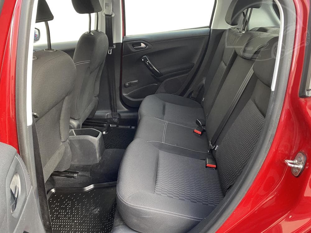2016 Peugeot 208 - 10