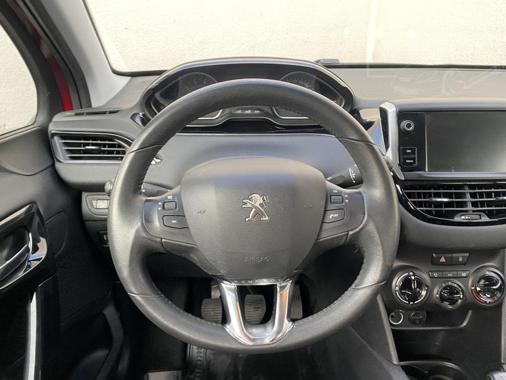 2016 Peugeot 208 - 11