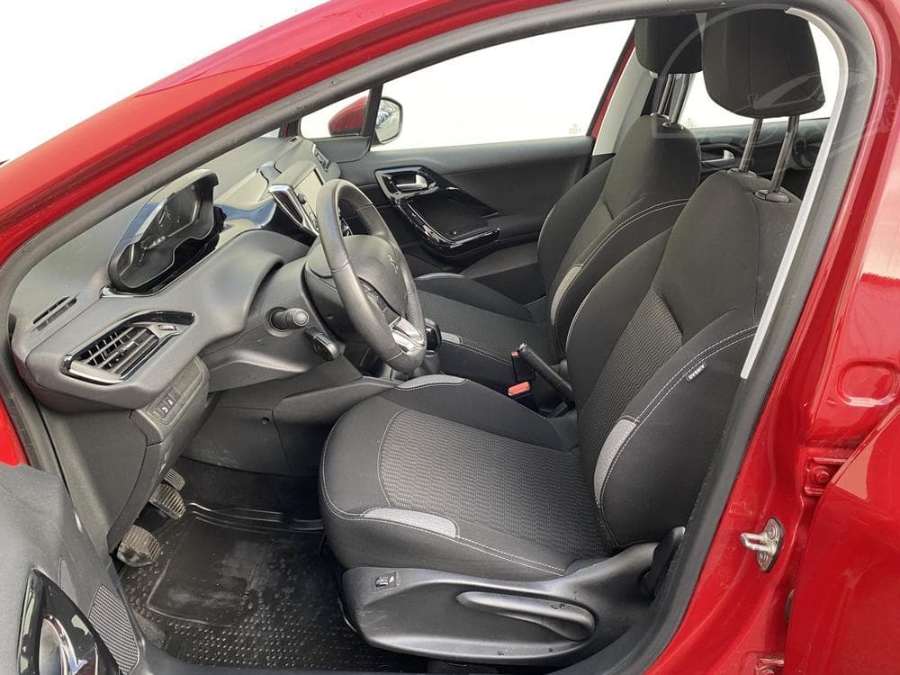 2016 Peugeot 208 - 9