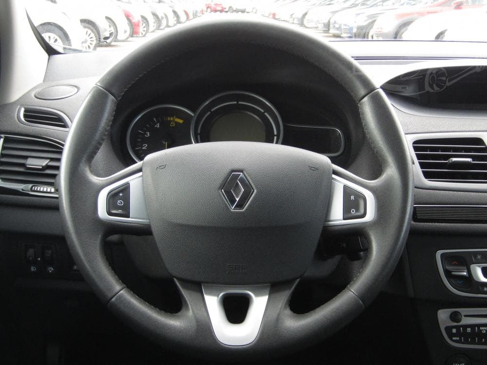 2011 Renault MEGANE - 13
