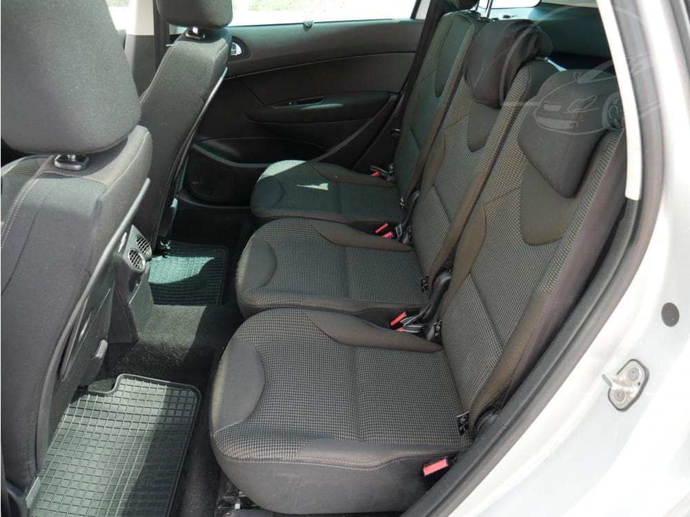 2014 Peugeot 308 - 10