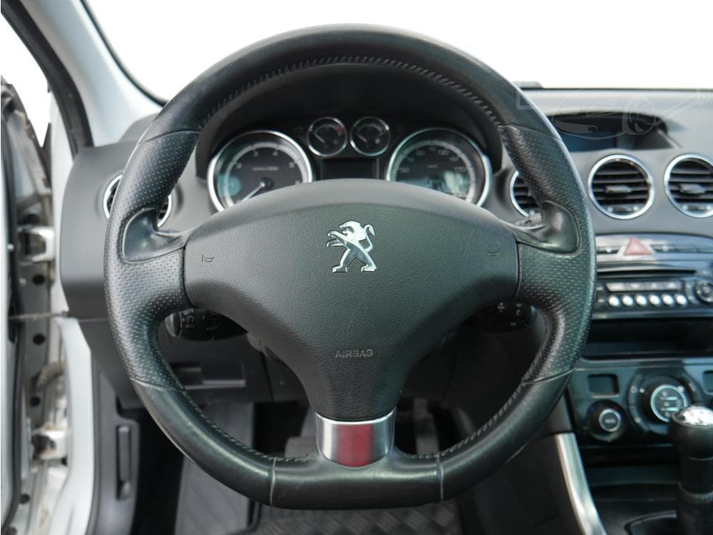 2014 Peugeot 308 - 13