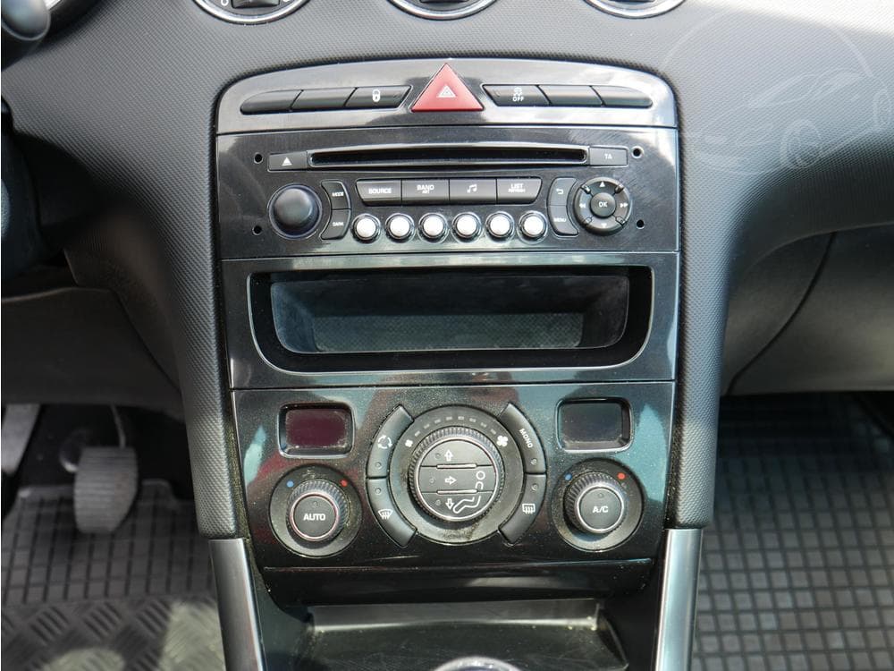 2014 Peugeot 308 - 14