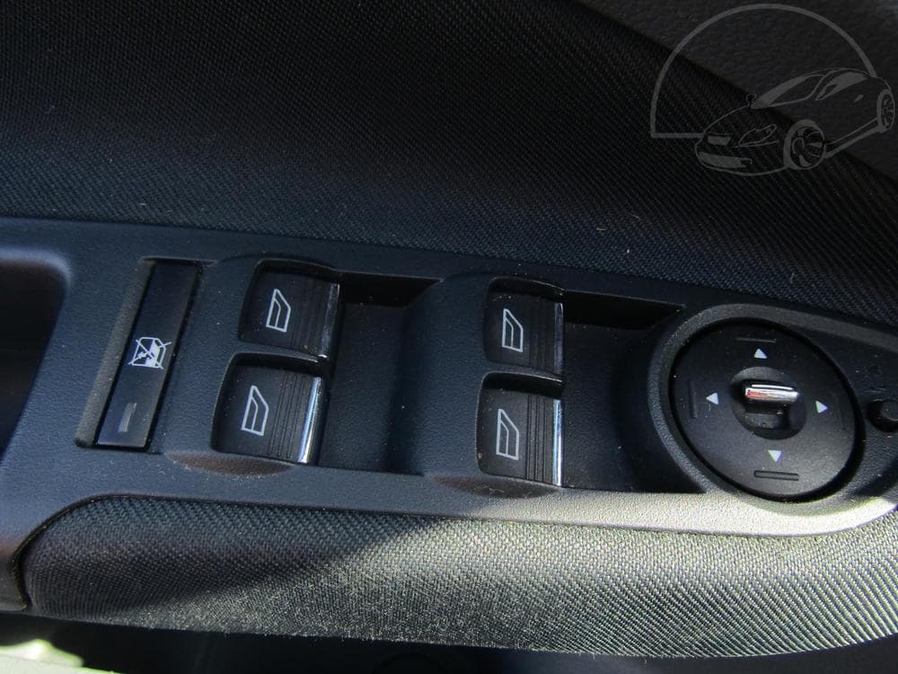 2012 Ford C-MAX - 12