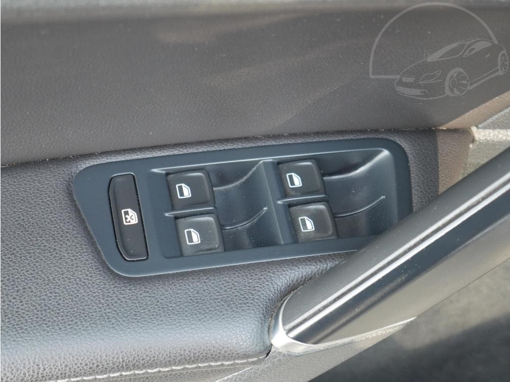 2014 Volkswagen Golf - 21