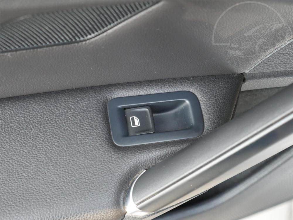 2014 Volkswagen Golf - 23