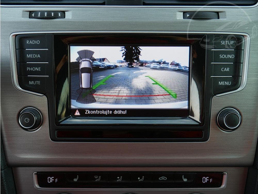 2014 Volkswagen Golf - 27