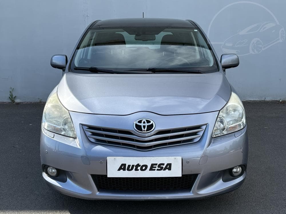 2011 Toyota VERSO - 2