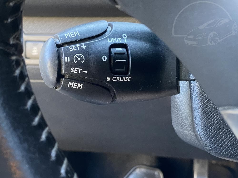 2016 Peugeot 308 - 13