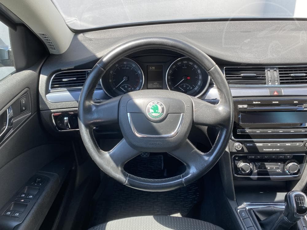 2010 Škoda SUPERB - 21