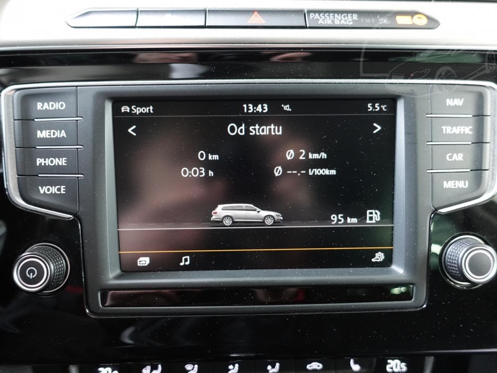 2015 Volkswagen PASSAT - 52