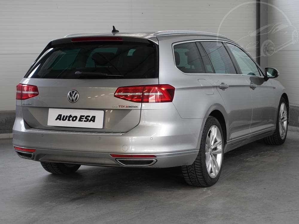 2015 Volkswagen PASSAT - 10