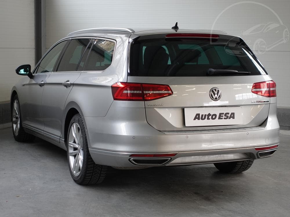 2015 Volkswagen PASSAT - 16