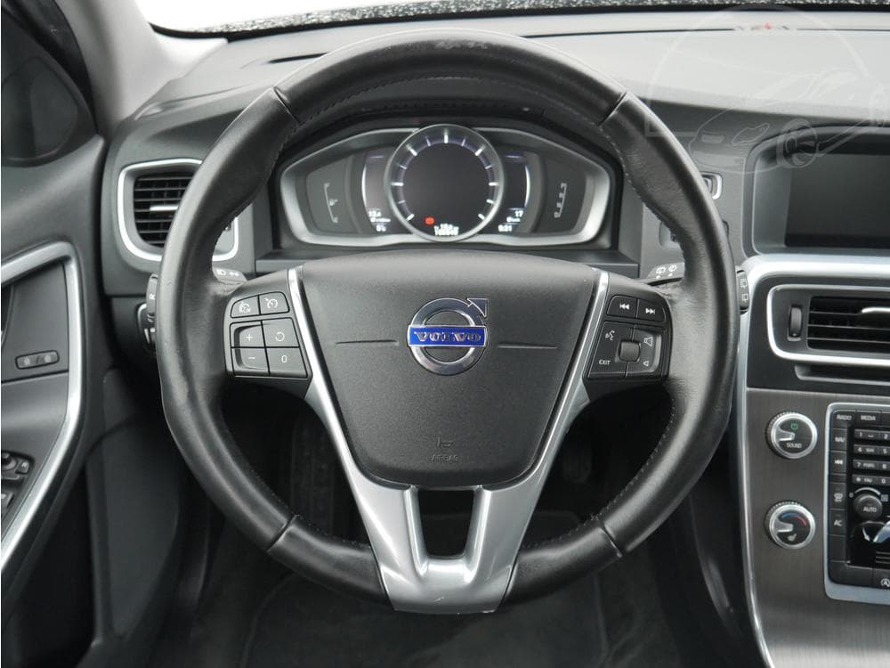 2016 Volvo V60 - 31