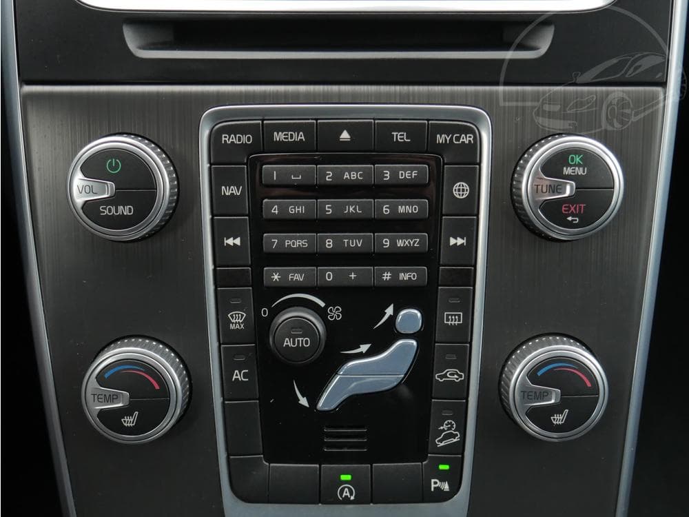 2016 Volvo V60 - 43